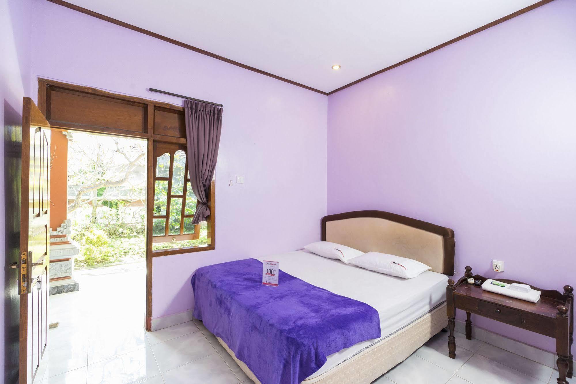 Отель Reddoorz @ Tanjung Benoa Нуса-Дуа Экстерьер фото
