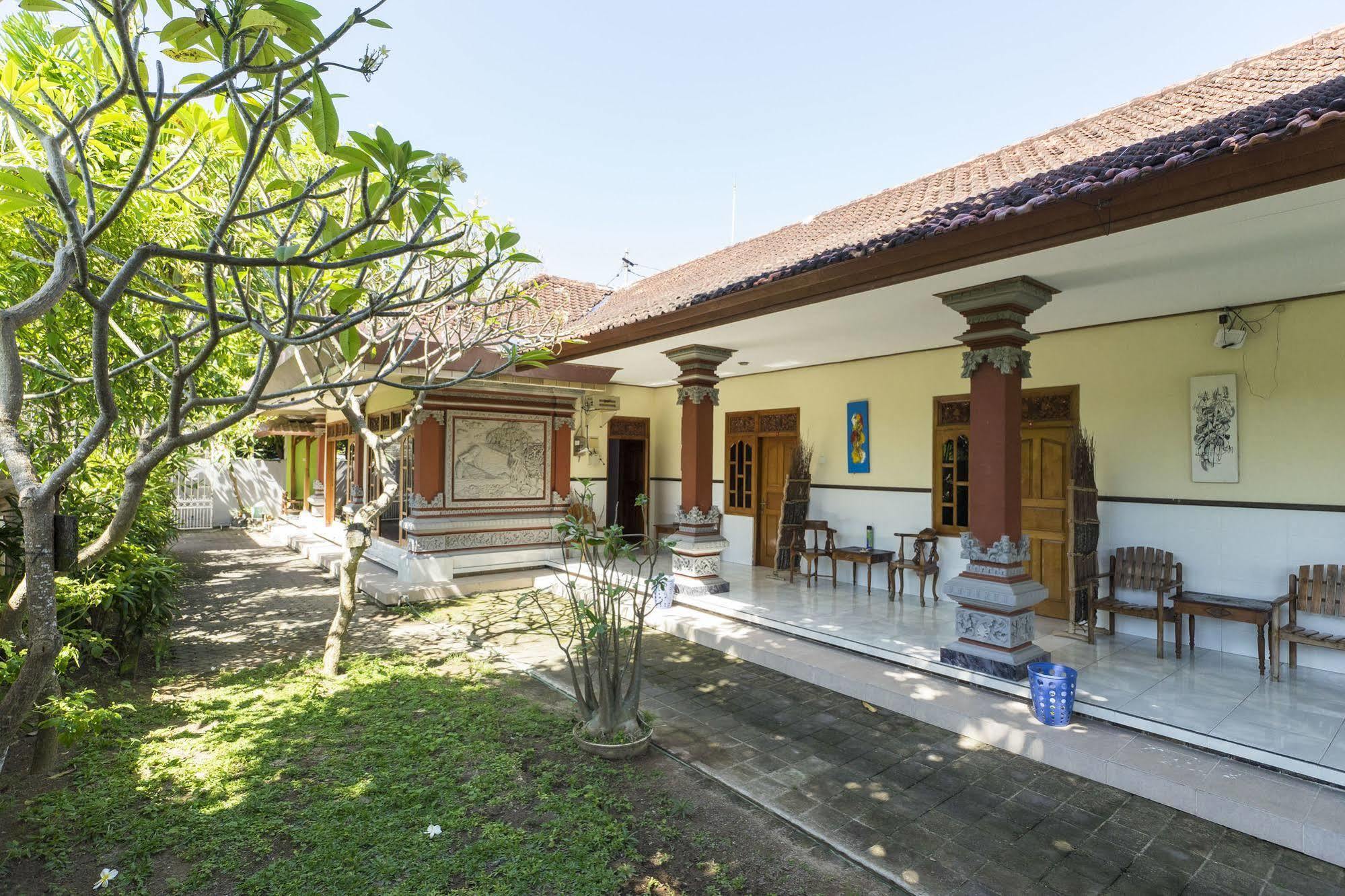 Отель Reddoorz @ Tanjung Benoa Нуса-Дуа Экстерьер фото