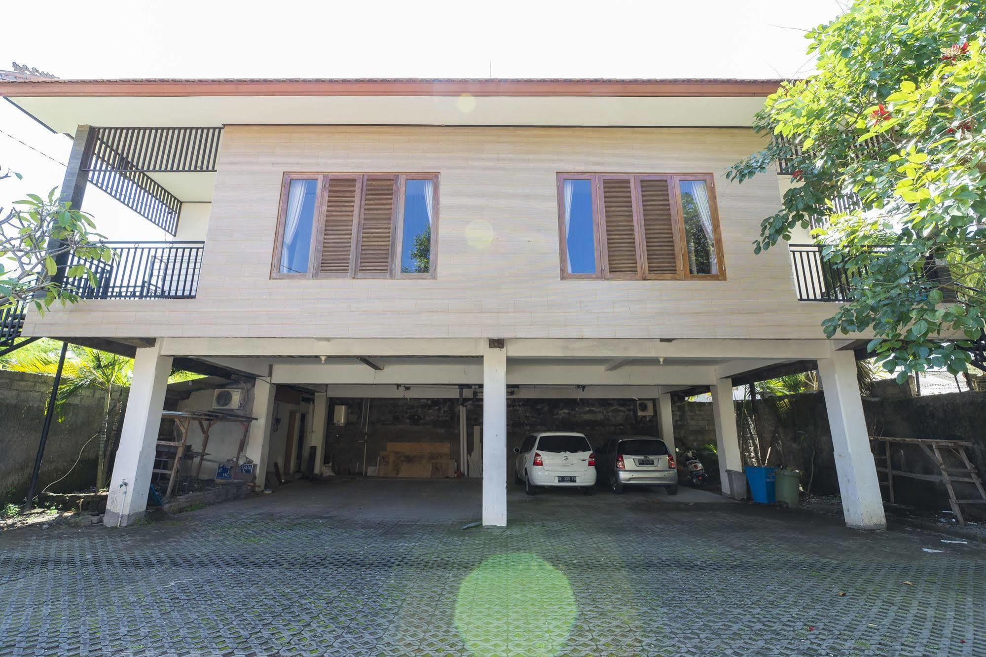 Отель Reddoorz @ Tanjung Benoa Нуса-Дуа Экстерьер фото