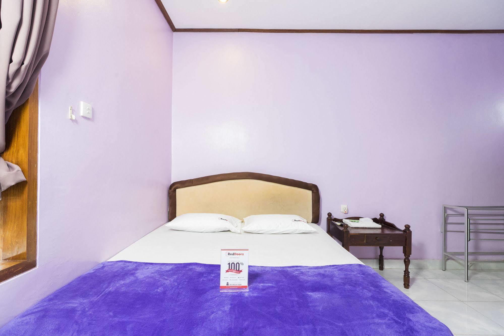 Отель Reddoorz @ Tanjung Benoa Нуса-Дуа Экстерьер фото