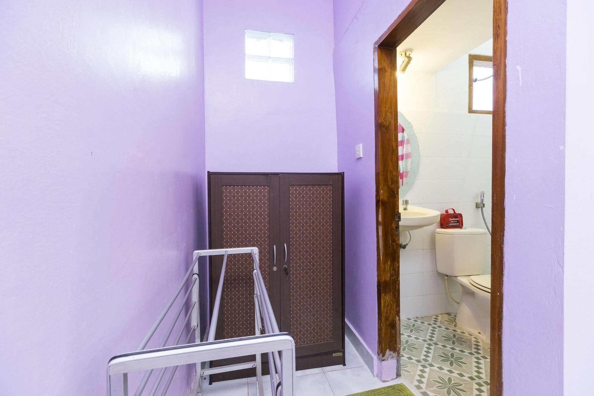 Отель Reddoorz @ Tanjung Benoa Нуса-Дуа Экстерьер фото